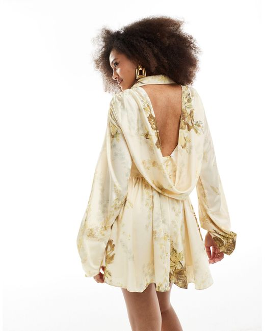 Robe chemise courte col bénitier avec taille style corset à fleurs - crème ASOS en coloris Natural