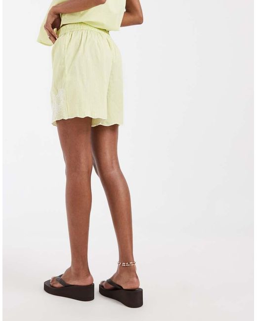 Pieces White Floral Embroidered Shorts