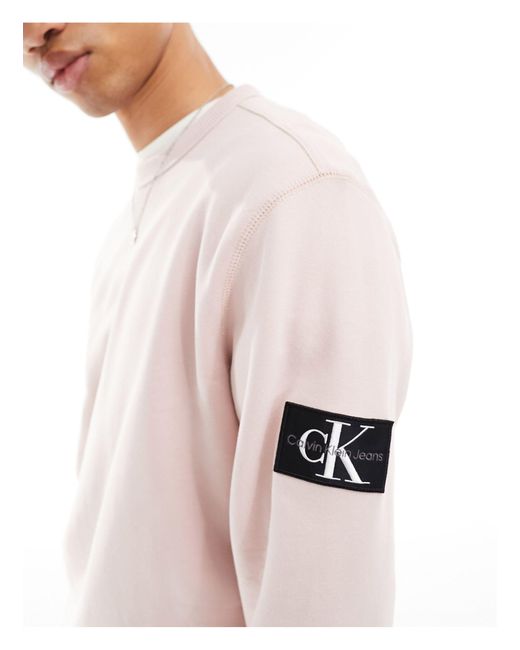 Sudadera rosa sepia con cuello redondo y parche Calvin Klein de hombre de color White