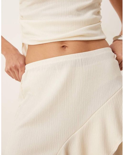 ASOS Minirok Met Textuur En Ruches in het Natural