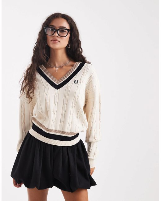 Fred Perry White – er strickpullover mit zopfmuster