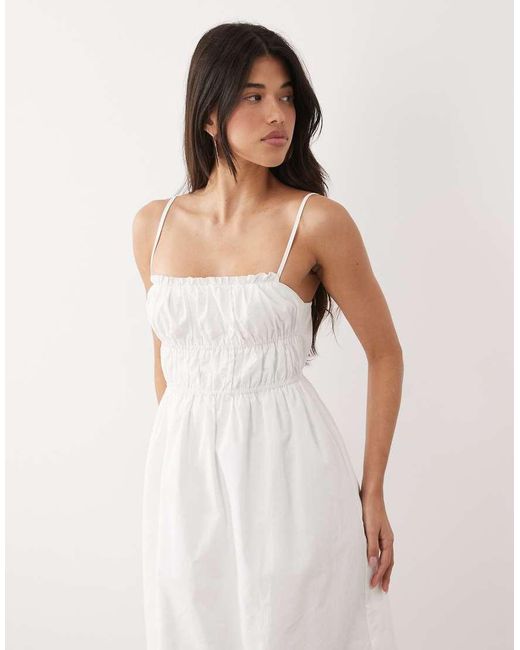Kaiia Exclusives in het White