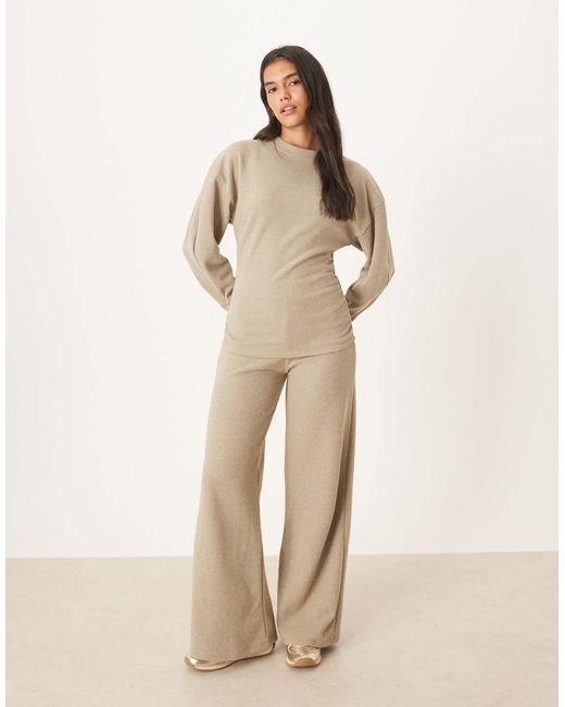 ASOS Natural – langärmliges, tailliertes t-shirt