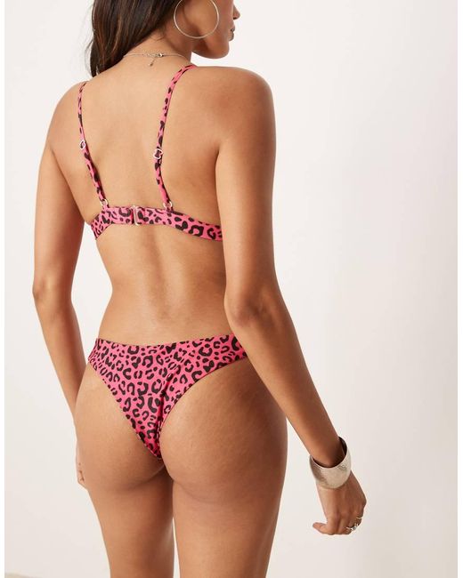 Top Bikini Leopardato Push-Up di OOSC in Red