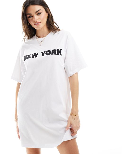 Robe t-shirt coupe courte oversize à inscription ASOS en coloris White