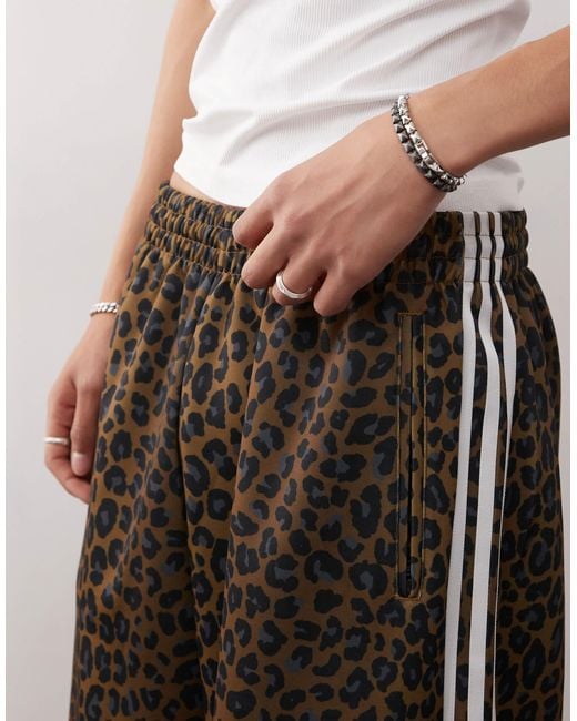 Adidas Originals – leo – oversize-shorts in Brown für Herren