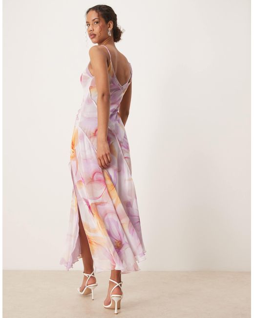 Mango Pink – maxi-trägerkleid mit u-ausschnitt und verschwommenen blumenmuster