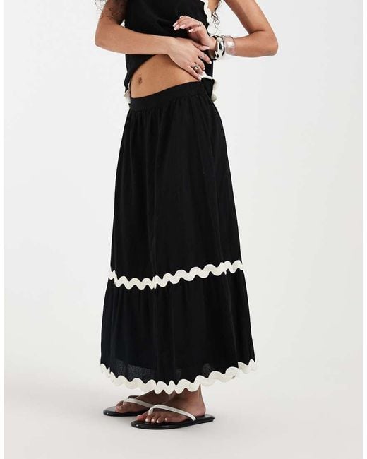 Vero Moda White Full Tiered Maxi Skirt Co-ord With Contrast Scallop Trim