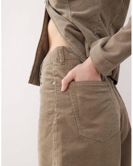 Weekday Natural – astro – locker geschnittene jorts aus cord