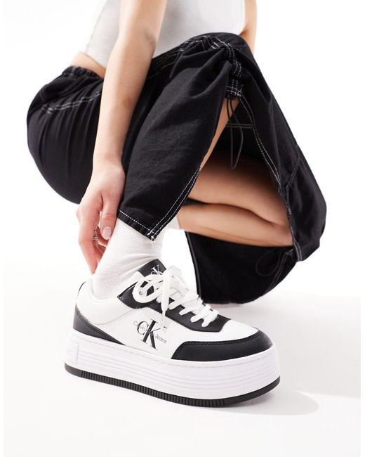 Bold - sneakers flatform bianche e nere di Calvin Klein in White