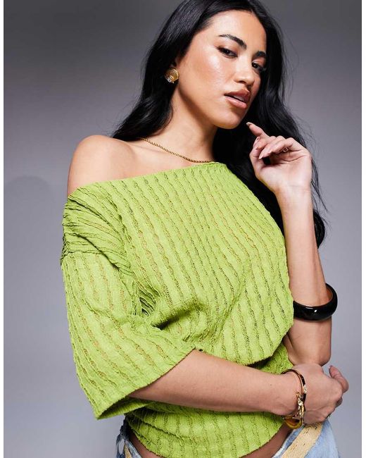 ASOS Asymmetrische Top Met Textuur, Blote Schouder, Korte Mouwen En Getailleerd Detail in het Green