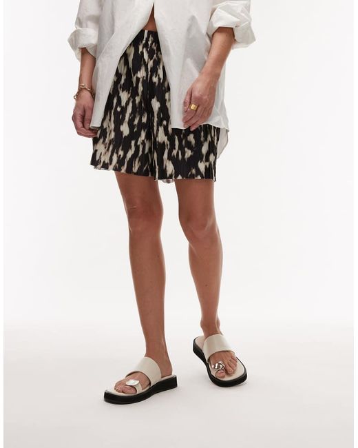Jules di TOPSHOP in White