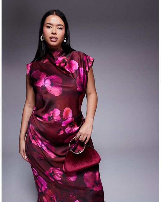Asos design curve - robe mi-longue en satin avec col montant et corsage plissé - imprimé fleurs rose foncé ASOS en coloris Red