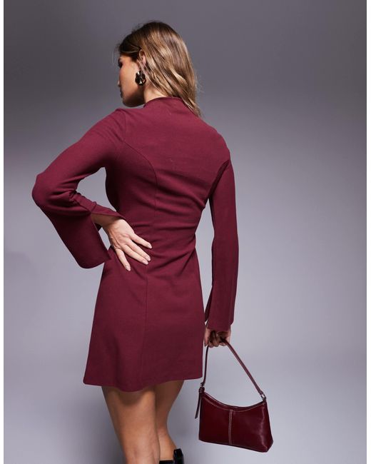 Robe courte ajustée et évasée ultra douce à col montant - bordeaux ASOS en coloris Purple