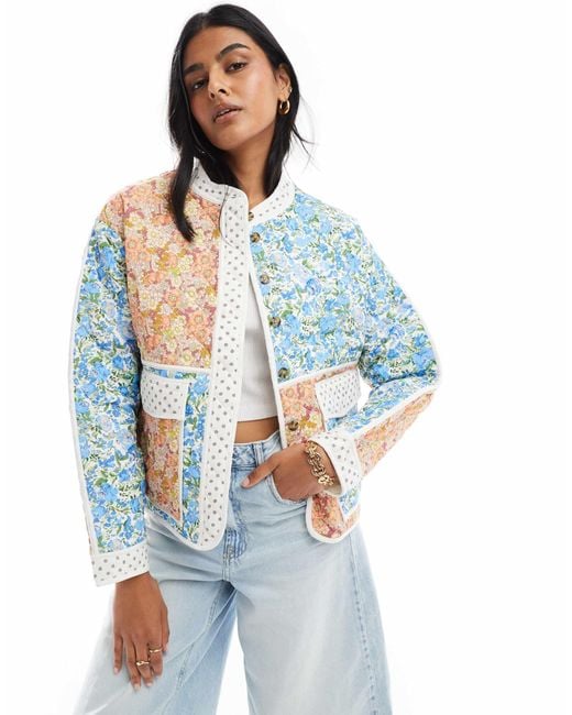 ONLY Blue – wattierte patchwork-jacke mit blumenmuster
