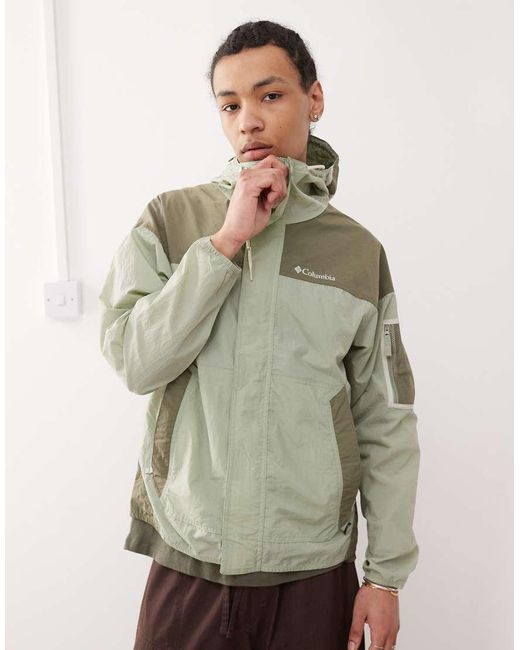 Columbia Green Challenger Ii Windbreaker for men