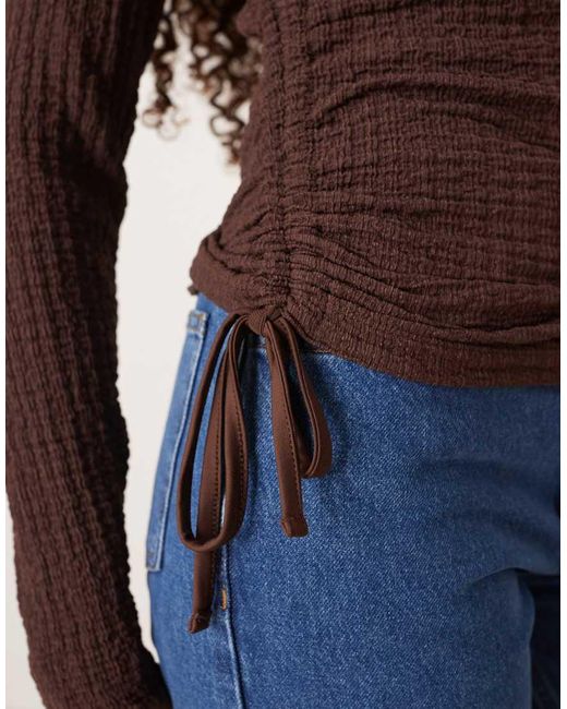 ASOS Top Met Bubbeltextuur En Lange Mouwen in het Brown