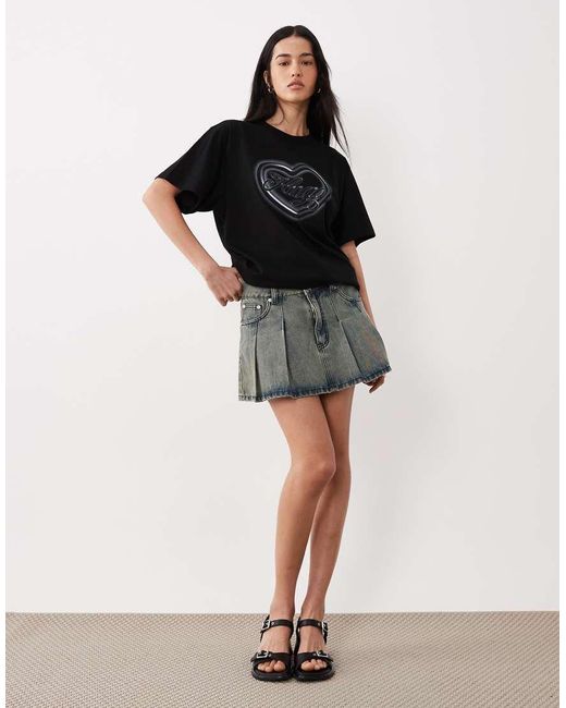 HUGO Black Heart Logo T-shirt