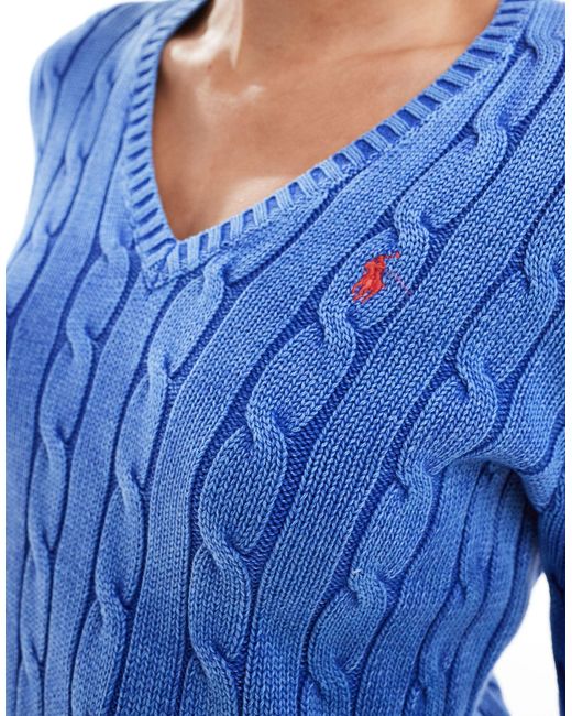 Pull en maille torsadée à col en v et logo Polo Ralph Lauren en coloris Blue