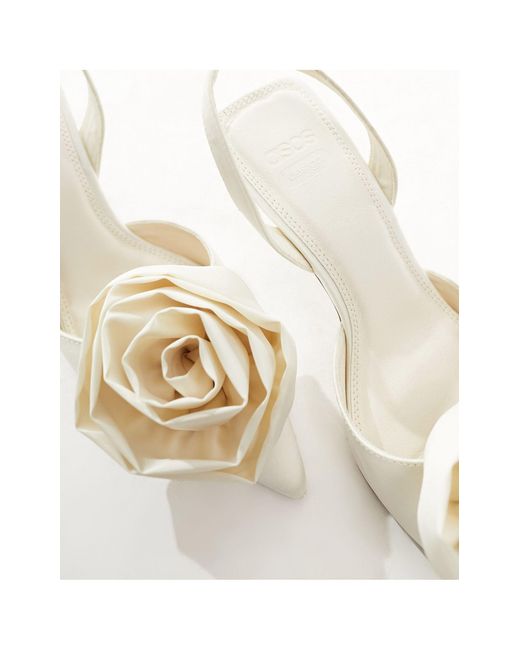 Sia - scarpe con tacco medio e cinturino posteriore avorio con fiore di ASOS in White