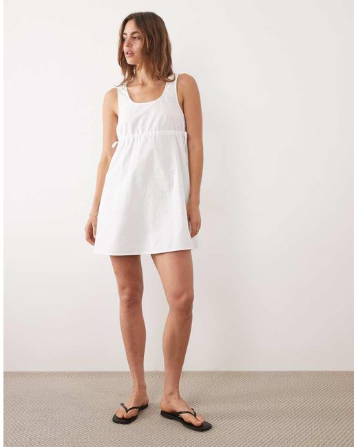 ASOS Channel in het White