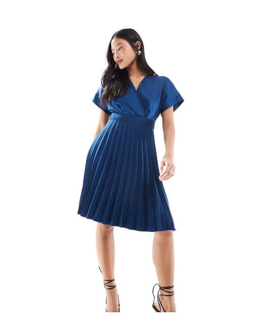 open lace back dress Ascella Sweetheart Pleated Midi Dress main image 1