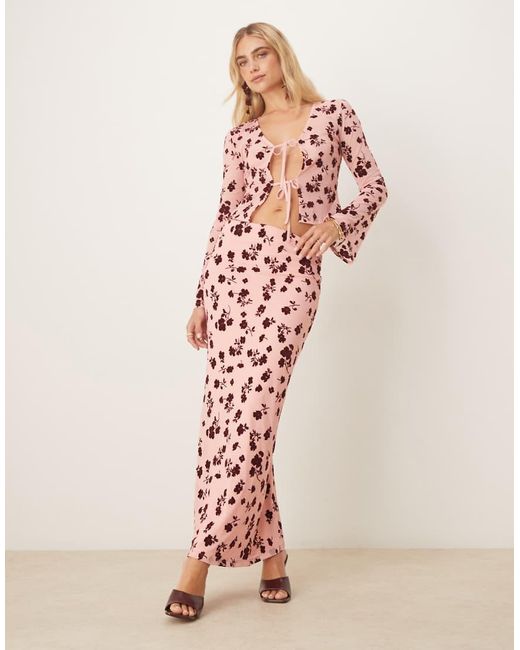 Top Allacciato Sul Davanti di ASOS in Pink