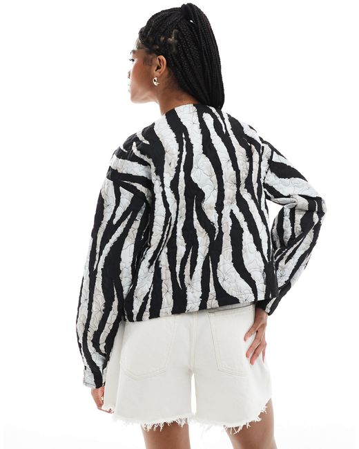 Vero Moda White – cropped-steppjacke mit zebramuster