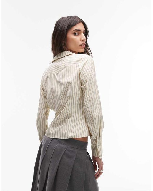 Camicia Aderente A Righe Color Crema Con Volant Sull'Abbottonatura di Résumé in White