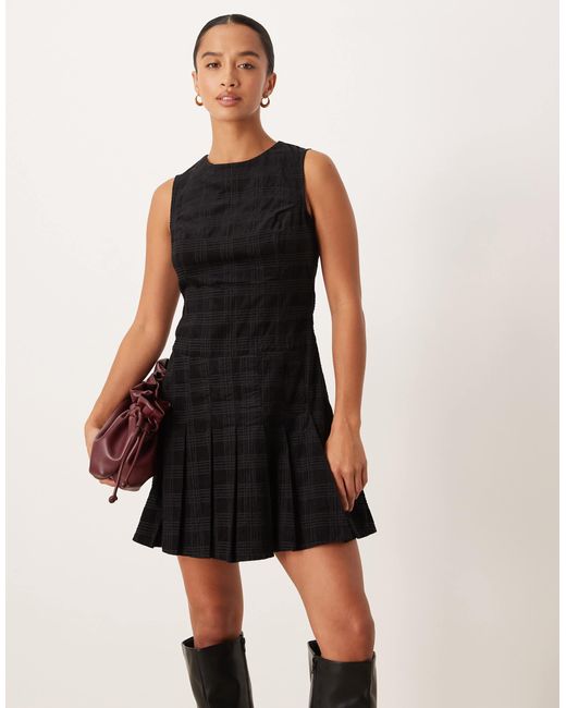 Nobody's Child Petite Women's Black Pleated Mini Dress