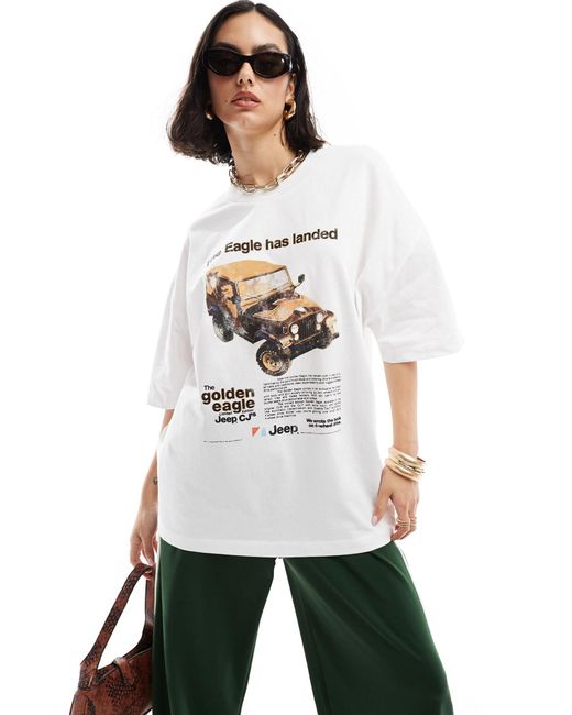 T-shirt oversize avec imprimé jeep eagle sous licence ASOS en coloris White
