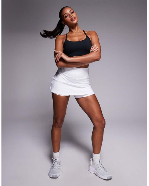 4505 Black Cross Back Light Support Sports Bra