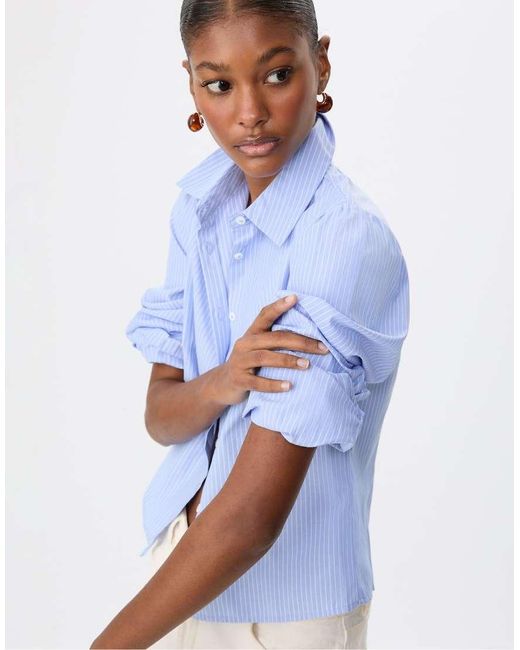 Stradivarius Basic Gestreept Poplin Overhemd Met Pofmouwen in het Blue