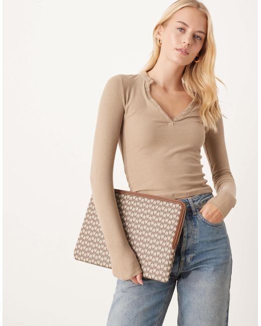 Mango Natural – laptop-tasche mit monogramm-muster