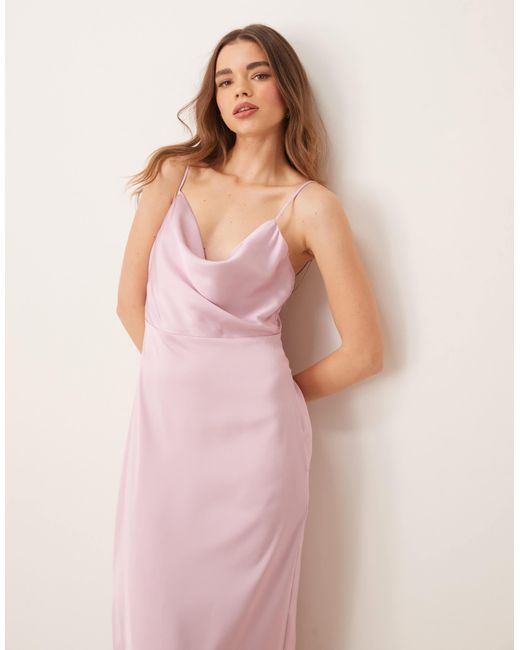 Robe longue en satin à col bénitier - orchidée Vila en coloris Pink