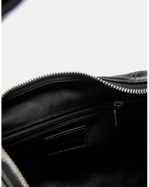Borsa Da Spalla Nera Effetto Vernice di Pull&Bear in Black