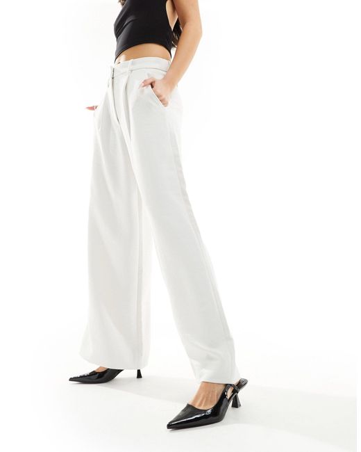Sloane - pantaloni sartoriali a vita alta color crema di Abercrombie & Fitch in White
