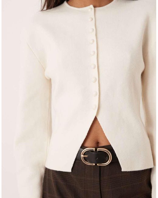 Cárdigan Con Detalle Moldeado De Punto Compacto De -Blanco Gina Tricot de color Natural