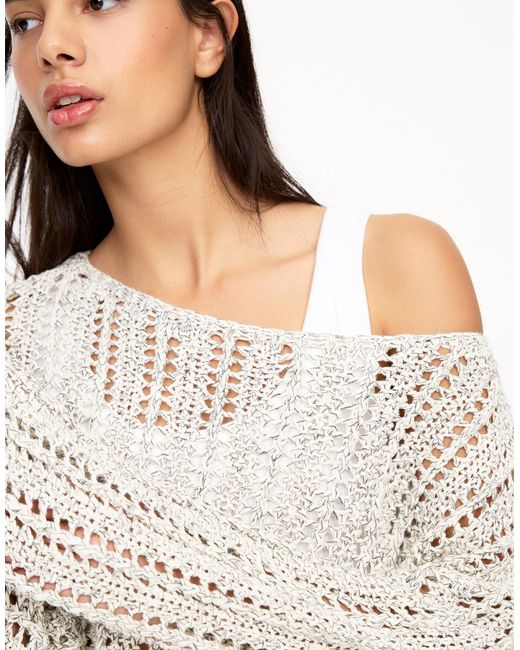 Pull&Bear Blue – gehäkelter, schulterfreier cropped-pullover