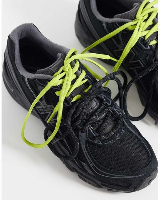 New Balance Black 740 Trainers for men