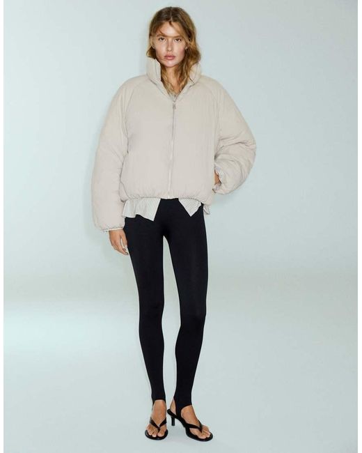 Giacca Puffer Con Collo Alto di Pull&Bear in White