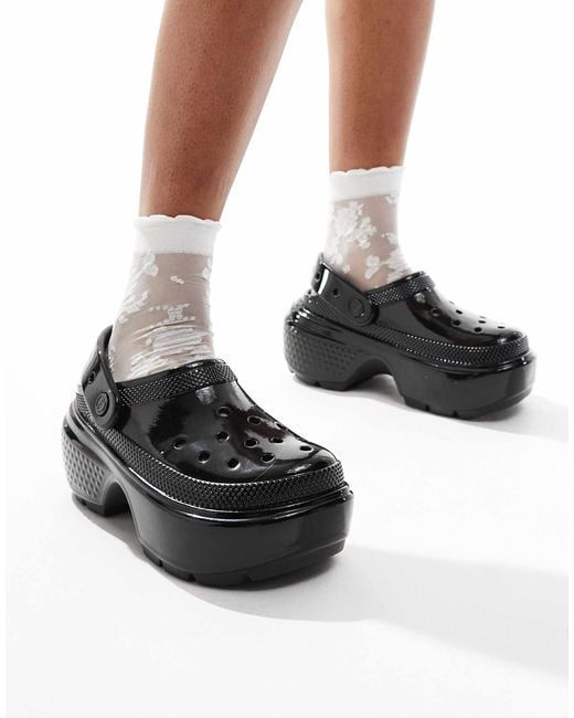 CROCSTM Black – stomp – hochglänzende clogs