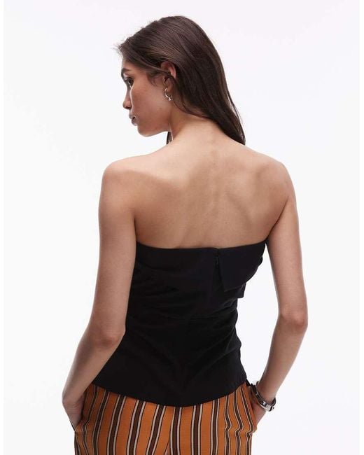 Top Con Escote Palabra De Honor Y Detalle Plegado De Lino De TOPSHOP de color Black
