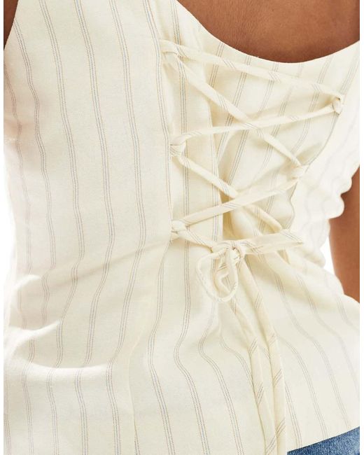 Gilet Con Scollo Squadrato A Righe di Stradivarius in White