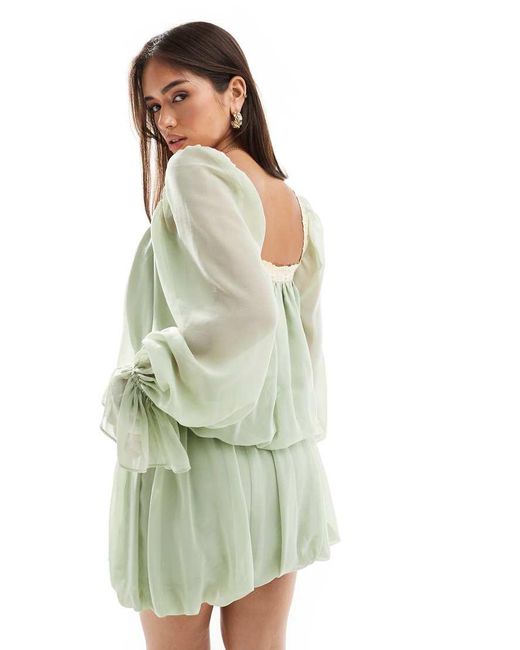 Blusa Con Cuello Cuadrado Y Ribete De Encaje De ASOS de color Green