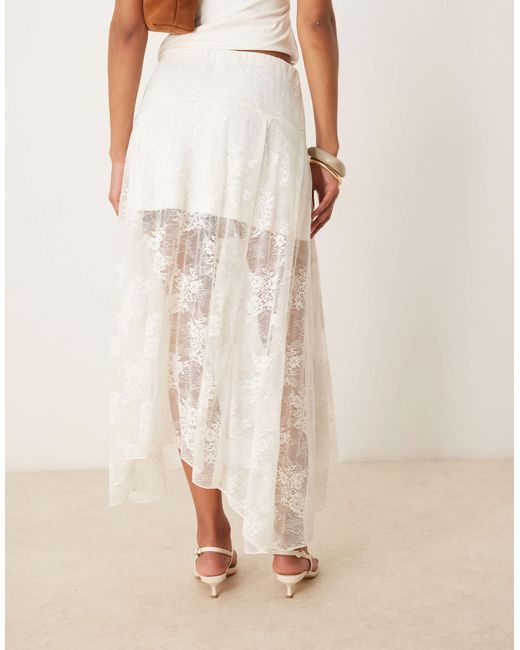 Jupe longue et fluide avec détail en dentelle Abercrombie & Fitch en coloris Natural
