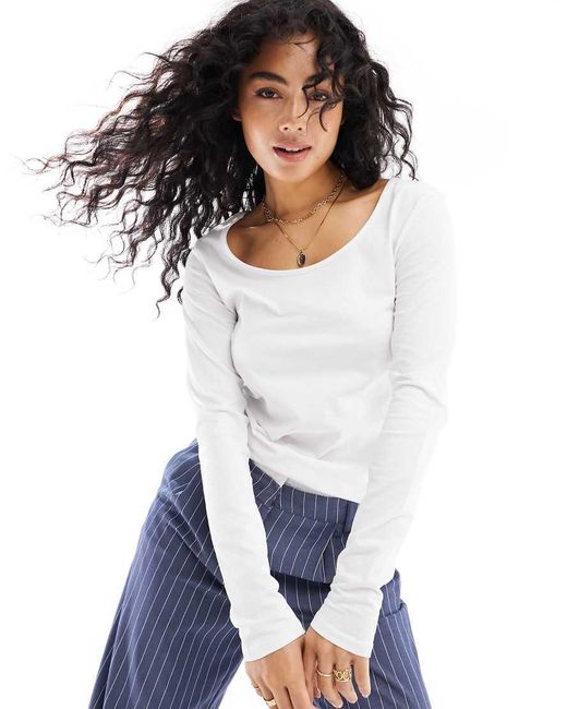 Top Blanco De Manga Larga Con Cuello Ancho Redondeado De Vero Moda de color White