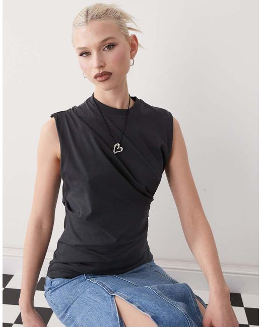 Weekday Gedrapeerde Top in het Blue