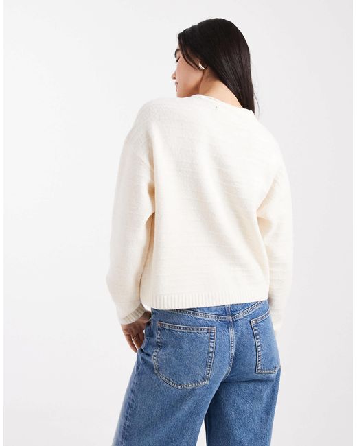 Vero Moda White – vorne gebundene, strukturierte strickjacke