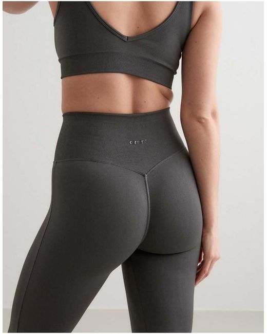 Petite Aim'n de color Black